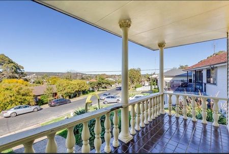 Three bedroom air conditioned house with study - Photo 4