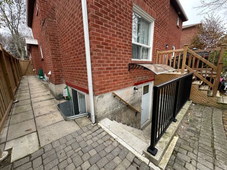 For Lease - 12 Pearl Gate Court Unit# (Basement), Richmond Hill, Ontario - Photo 3