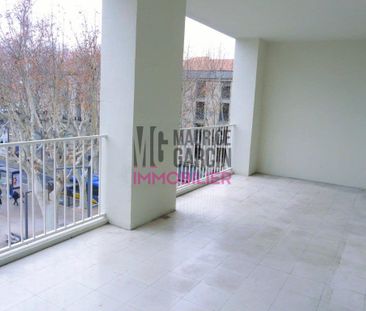 A LOUER - APPARTEMENT AVIGNON INTRA MUROS - 3 pièces 79.13m² - Photo 3