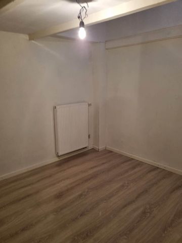 ZEER GOED GELEGEN RIJWONING MET GARAGE EN TUIN - ZOTTEGEM - Photo 4