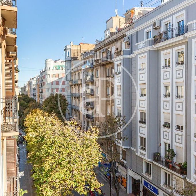 3 bedroom luxury Flat for rent in Valencia - Photo 1