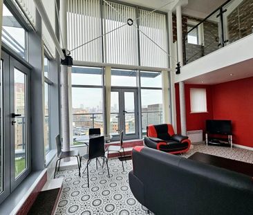 2 bedroom penthouse to rent - Photo 4