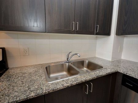 For Lease - 54 Sky Harbour Drive Unit# 209, Brampton, Ontario - Photo 5