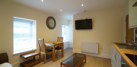 Apartment 2, 239 Caernarfon Road - Photo 2