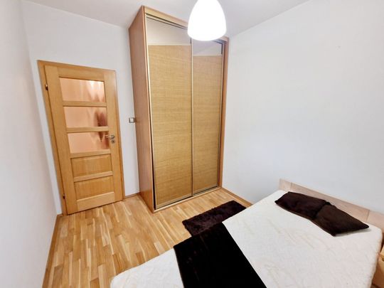 Łódź, Łódź-Bałuty, Bałuty, 11 Listopada - Photo 1