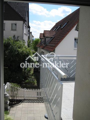 !!! Sofort beziehbar !!! Helle 3,5-Zi.-DG-Wohnung mit Balkon & EBK – frisch renoviert, zentrumsnah - Photo 5