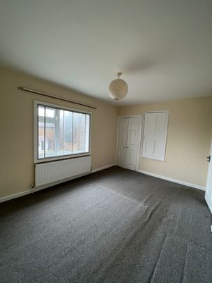 New Road, Harlington, Hayes, UB3 5BQ - Photo 1