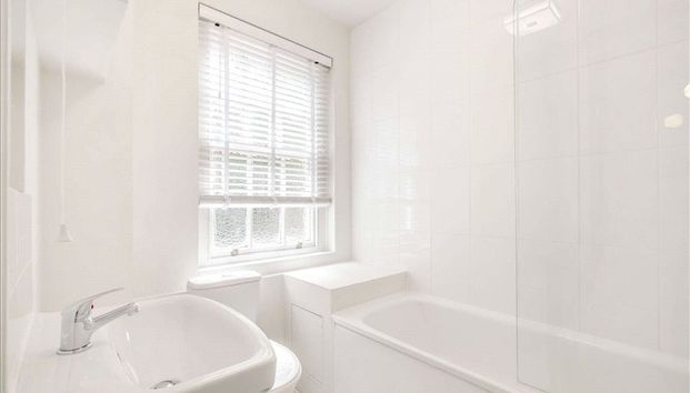 Pelham Court, South Kensington - Photo 1