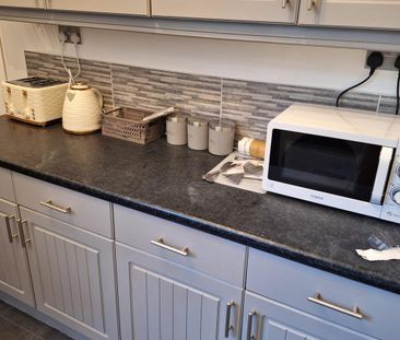 4 bedroom house of multiple occupation to rent - Photo 3