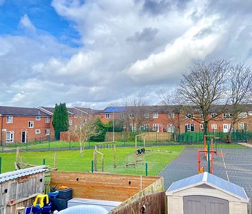 Room in a Shared House, Frank Birchill Close, M40 - Photo 1