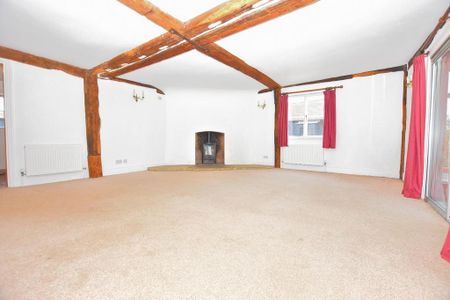 6 bedroom detached house to rent - Photo 2