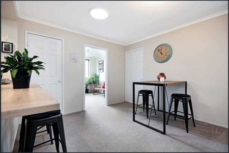 Spacious Family Home in Prime Cranebrook Location - Photo 3