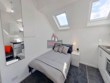 1 bedroom in a house share to rent - Photo 2