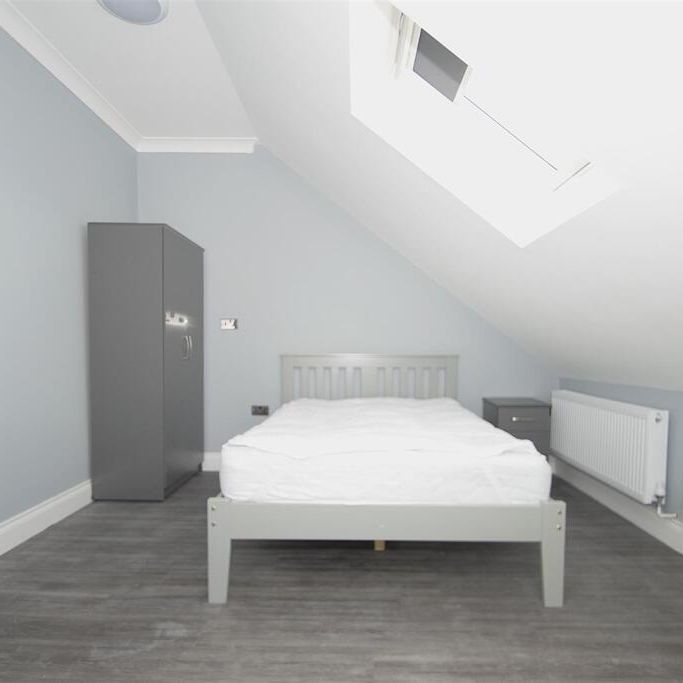 1 bedroom in a house share to rent - Photo 1