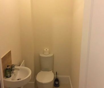 2 Bed Semi-Detached House, Hanson Road, M40 - Photo 4