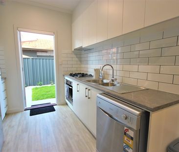 6-bedroom shared house / townhouse, Fifth Street - Photo 4