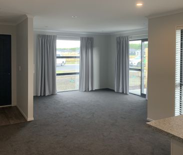 Spacious family home - Photo 1