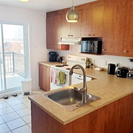 5 1/2 - RUE MONTARVILLE - LONGUEUIL - Photo 3
