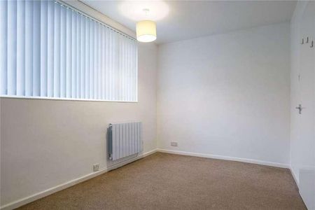 Bath Road, Reading, Berkshire, RG1 - Photo 2