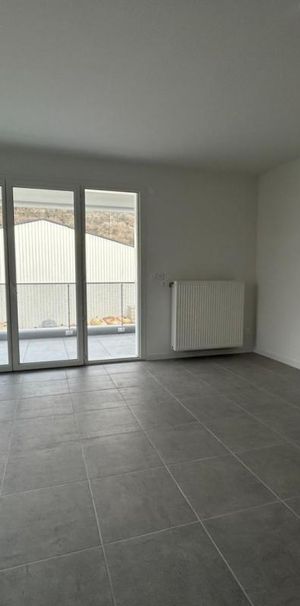 Location Appartement 3 pièces 69m² CHALLES LES EAUX 73190 - Photo 1