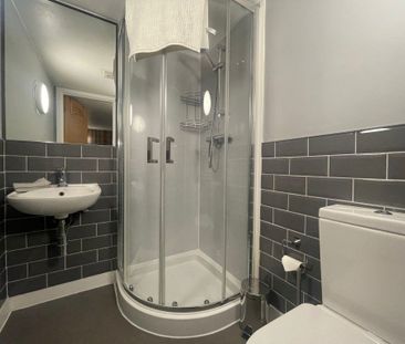 TWO DOUBLE BEDROOMS, Poole Quay- P04164 - Photo 3