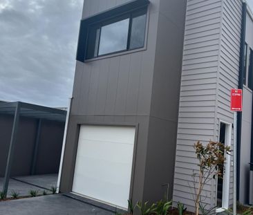 Near New 1 X Bedroom Granny Flat with Lock up Garage - Photo 5