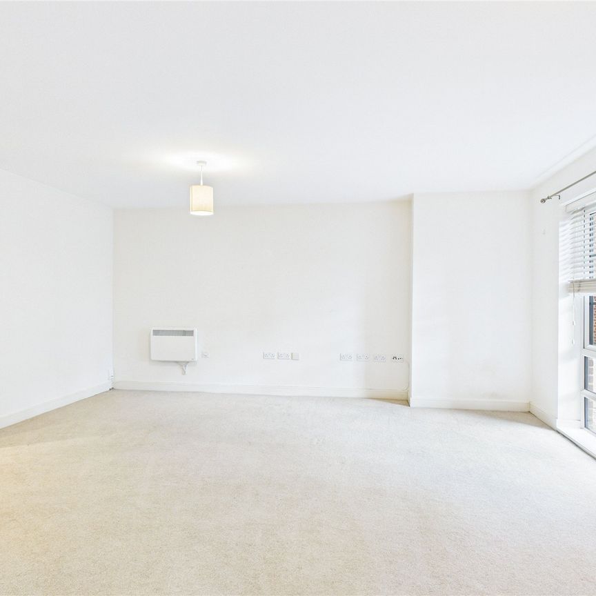 1 bedroom Flat in Kestrel Road, Farnborough - Photo 1
