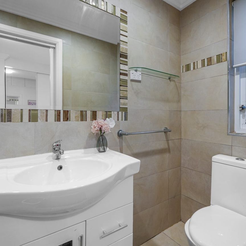 2/6 Shaw Street, North Bondi, NSW 2026 - Photo 1