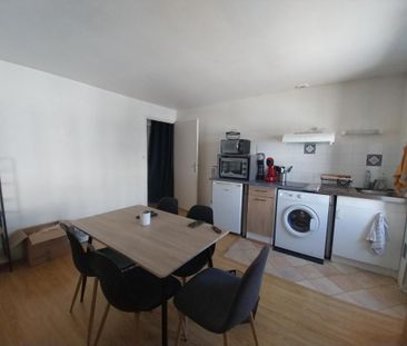 Location Appartement 2 pièces 38m² BORDEAUX 33000 - Photo 2