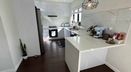 Modern 4-Bedroom Executive Home for Rent – Prime Takanini Location! - Photo 3