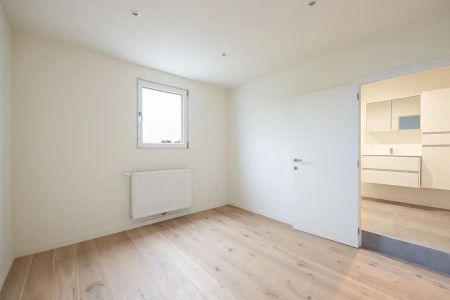Lichtrijk 1-slaapkamerappartement met terras - Photo 2