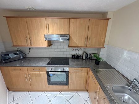 1 bedroom in a house share to rent - Photo 4