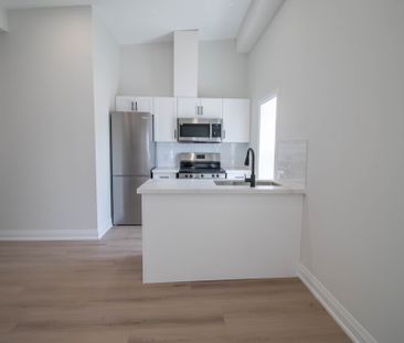 Newly Renovated 1 Bedroom unit in Welland - Photo 2