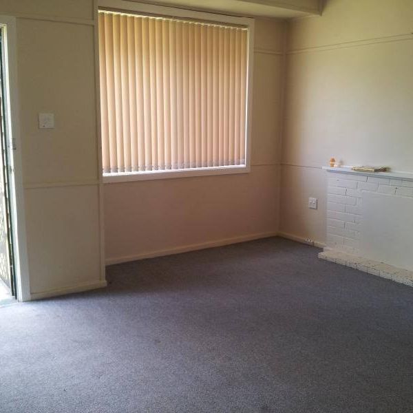 3 BEDROOM HOME IN CONVENIENT LOCATION!!! - Photo 2