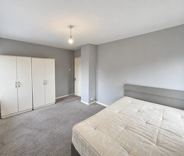 3 bedroom detached house to rent - Photo 3