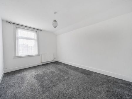 4 Bed Semi-Detached House, Clarendon Road, CR0 - Photo 3