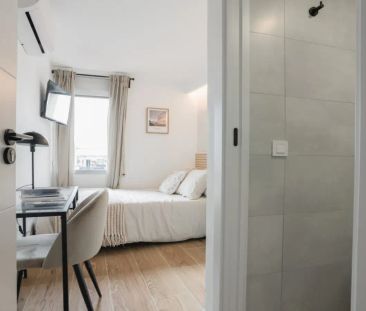 Room in a shared 6-bedroom apartment for rent in Puerta Bonita, Madrid - Photo 4