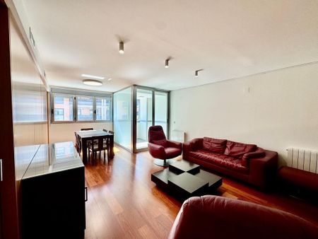 4 room luxury Apartment for rent in Valencia - Photo 3