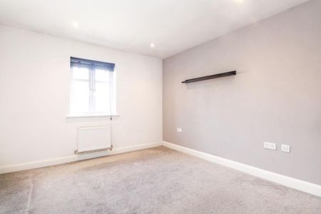 2 bedroom coach house to rent - Photo 3