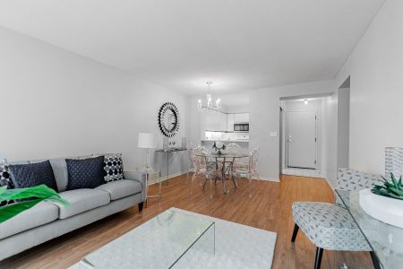 For Lease - 7 Carlton Street Unit# 601, Toronto, Ontario - Photo 4