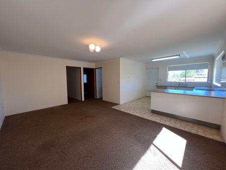 Century 21 Central West 02 6862 1265 - Photo 3