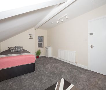 1 bedroom in a house share to rent - Photo 4