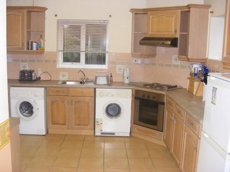 3 bed semi, furnished, close to campus, v.good decor. all bills inc - Photo 5