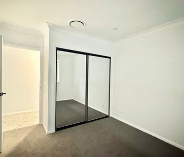 Light Filled Luxe Living - 4 Bedroom Home, Double Garage, Alfresco,... - Photo 6