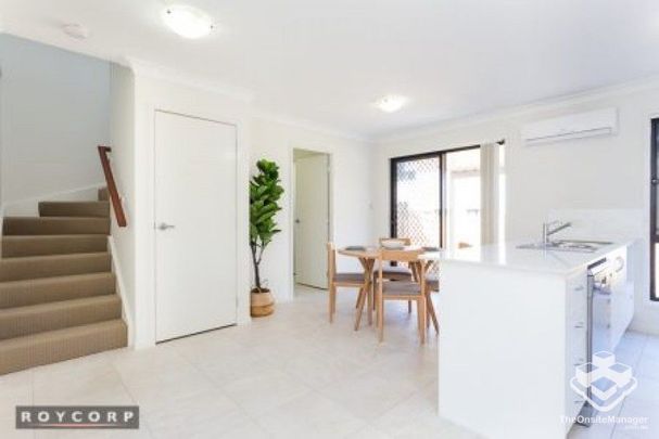 Lovely Modern Townhouses for Rent - Photo 1