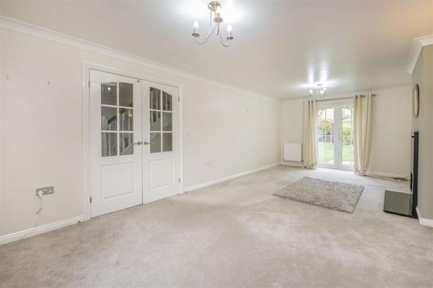 4 bed House - Detached To Let - Photo 1