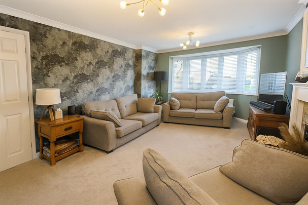 4 bedroom detached house to rent - Photo 1