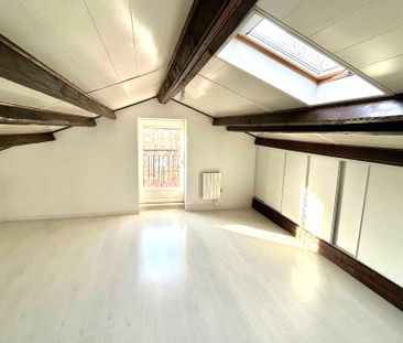 Location / Duplex - Photo 6