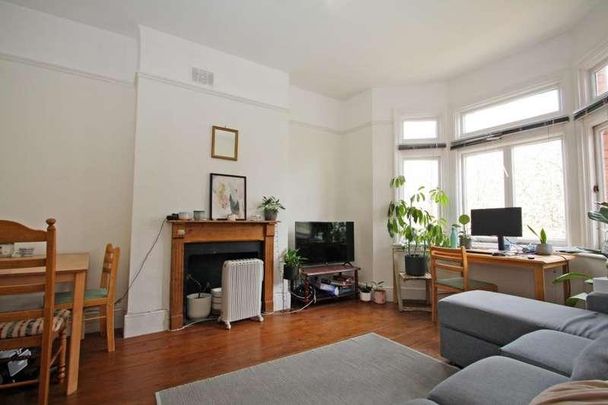 Bolingbroke Mansions, Bolingbroke Grove, London, SW11 - Photo 1
