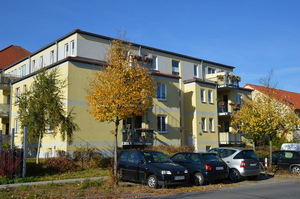 GEPFLEGT WOHNEN IM SONNENGARTEN - MIT TAGESLICHTBAD UND OFFENER KÜCHE - Photo 1